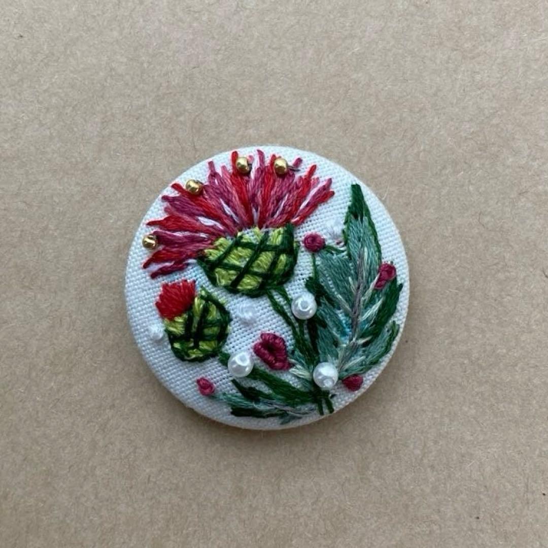 くるみボタン刺繍ブローチ 452 - メルカリ