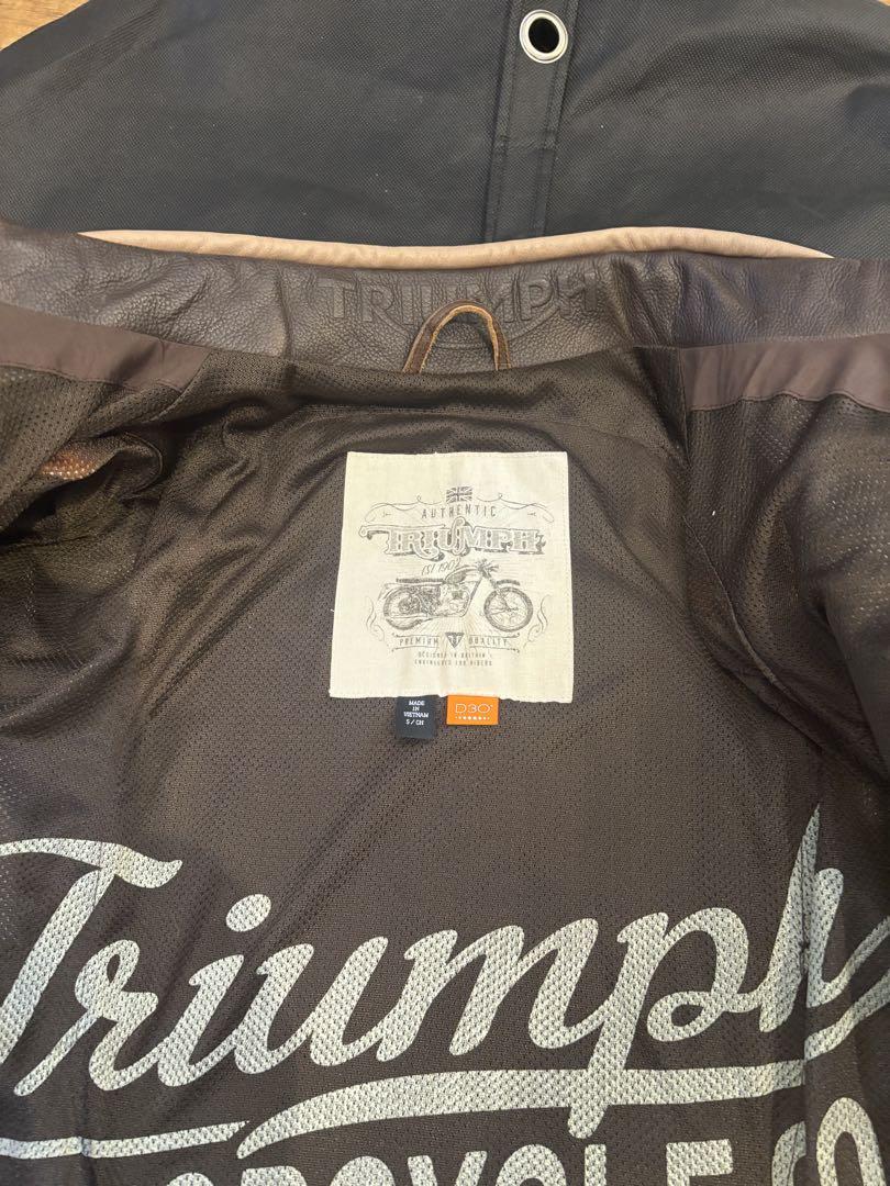 トライアンフ レザージャケット ゴアテックス