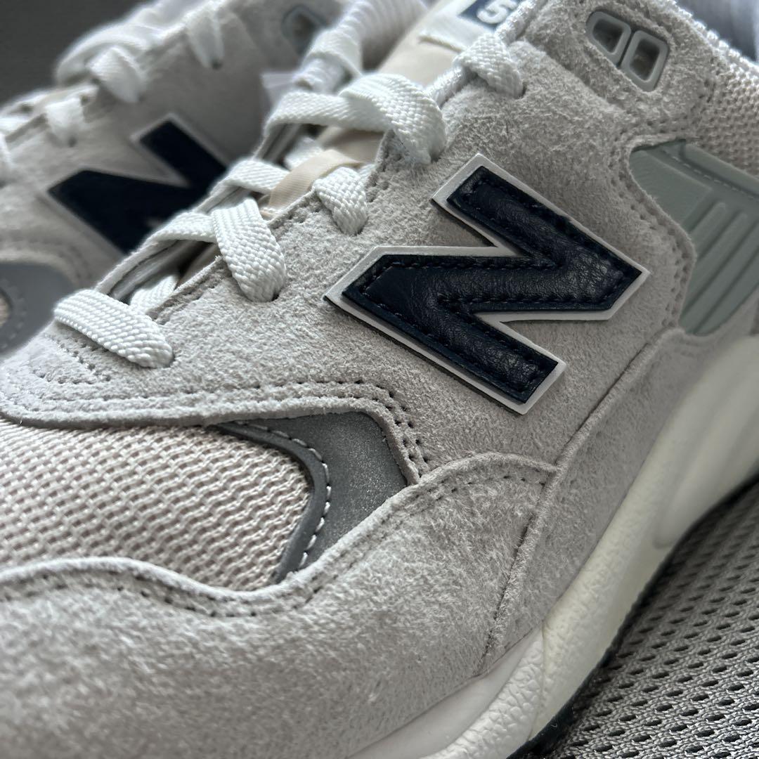 New Balance 580 sneakers in gray | ASOS