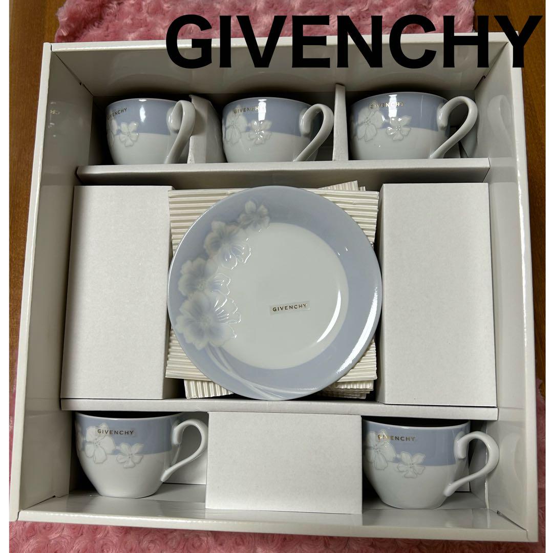 GIVENCHY 食器セット カップ5個　ミニ皿10 プレート2