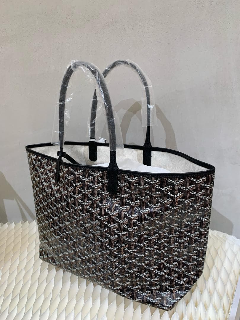 GOYARD トートバッグ 大容量 ポーチ付き GOYARD トートバッグ 大容量 ポーチ付き