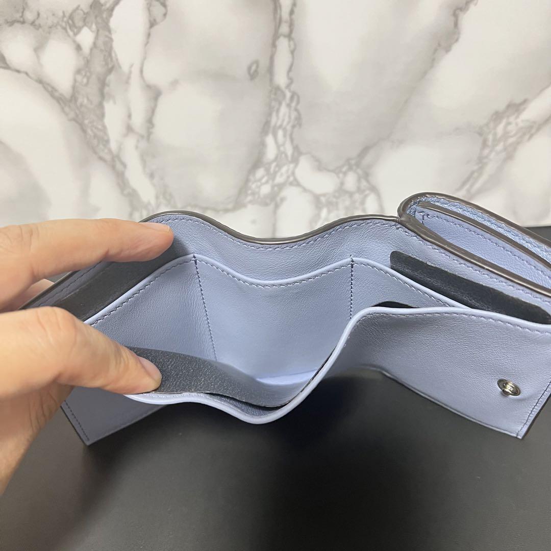 財布 未使用 フェンディ fendi レザー コンパクト財布 ブルーピーカブー 画像9