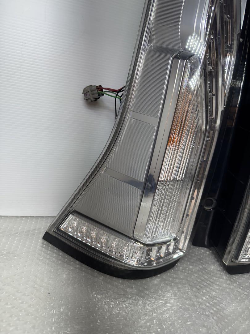 日産　セレナ　ハイウェイスター　HC26 後期　LED テールランプ　左右セット