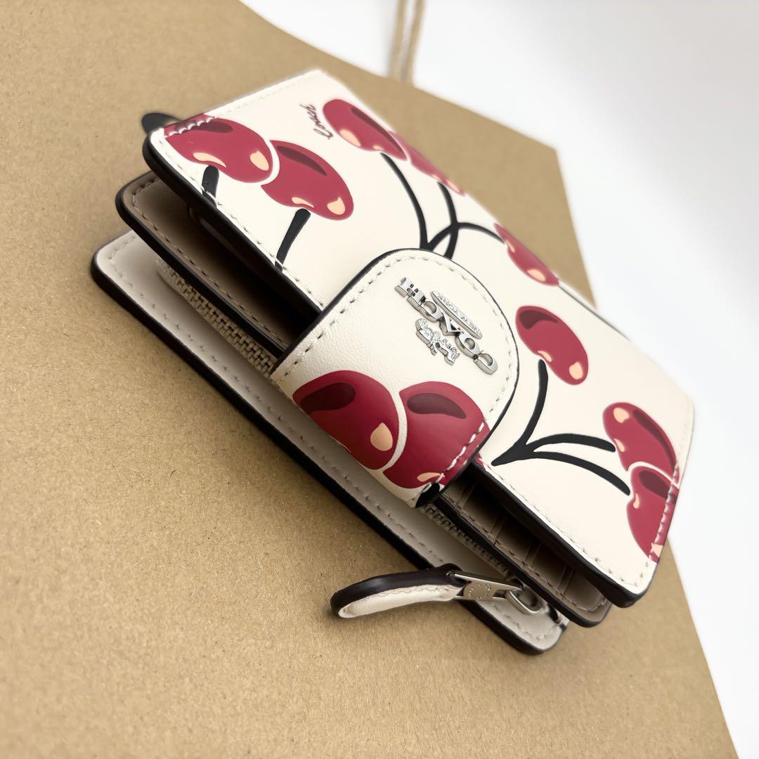【COACH☆新品】ミディアム コーナー ジップ ウォレット・チェリー