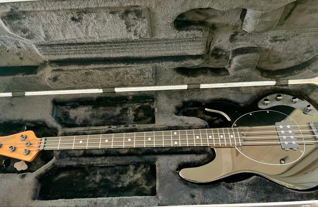 ERNIE BALL MUSIC MAN StingRay Special 1h