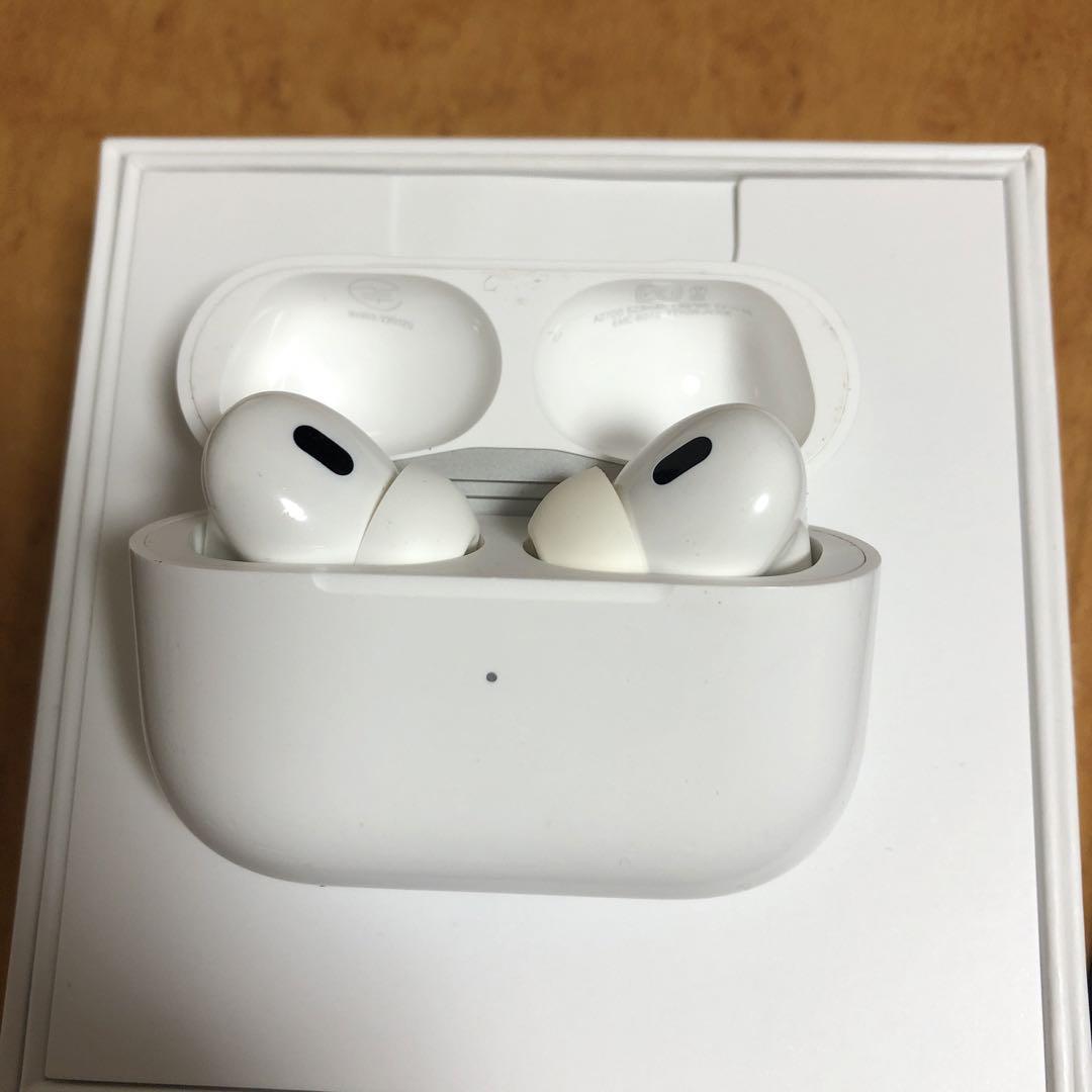 Apple AirPods Pro 第2世代　lightning