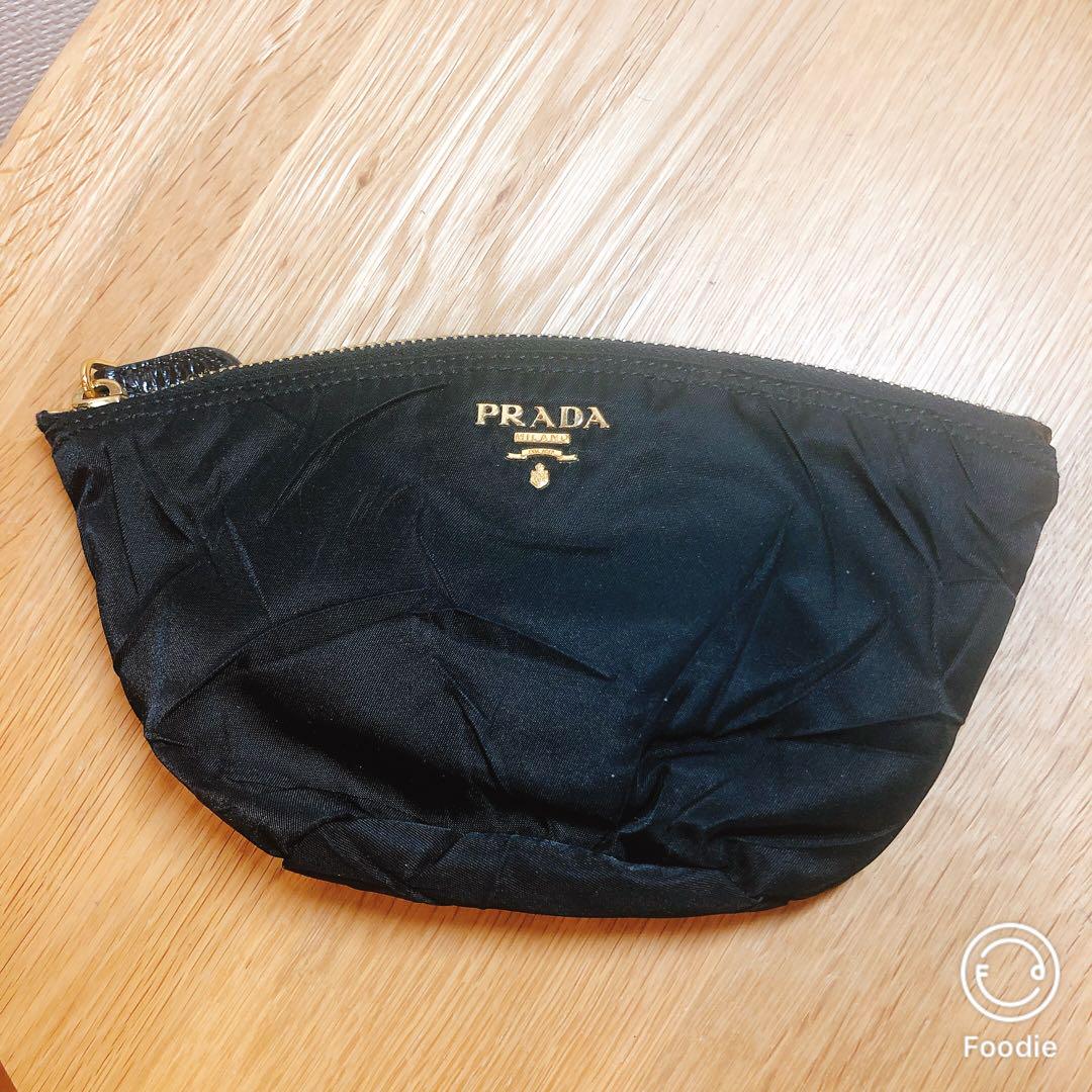 プラダ　PRADA 化粧　ポーチ　シワ加工　小物　1N1415