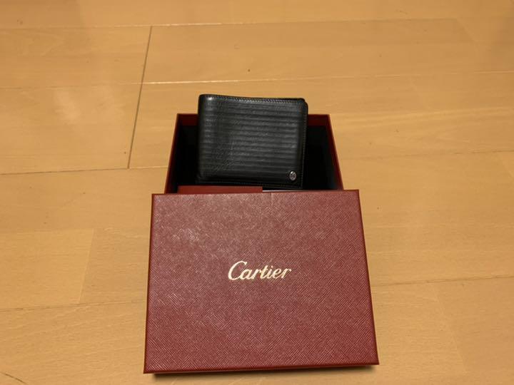カルティエの折り財布