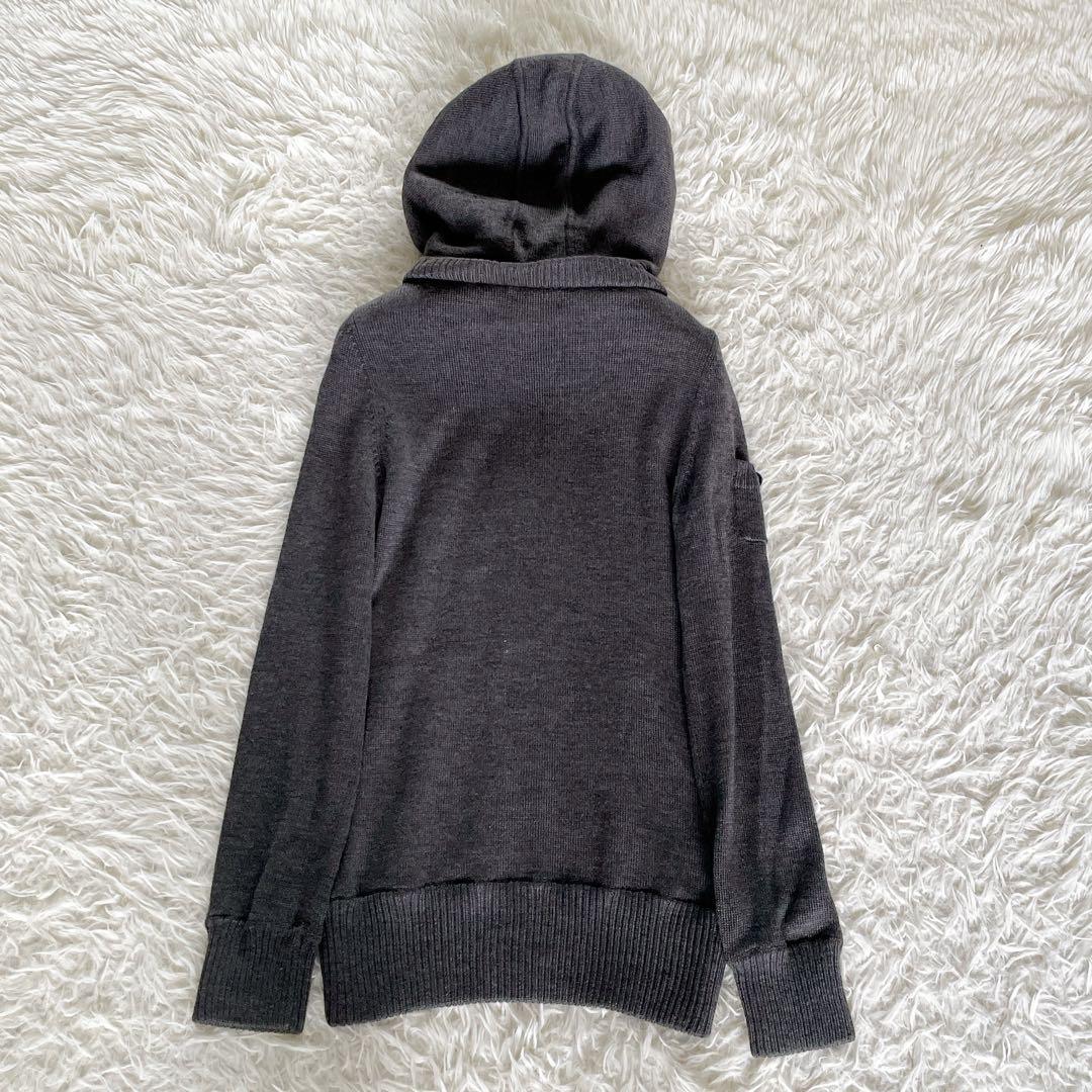 バーバリーブルーレーベル】ホース刺繍ジップアップニット
