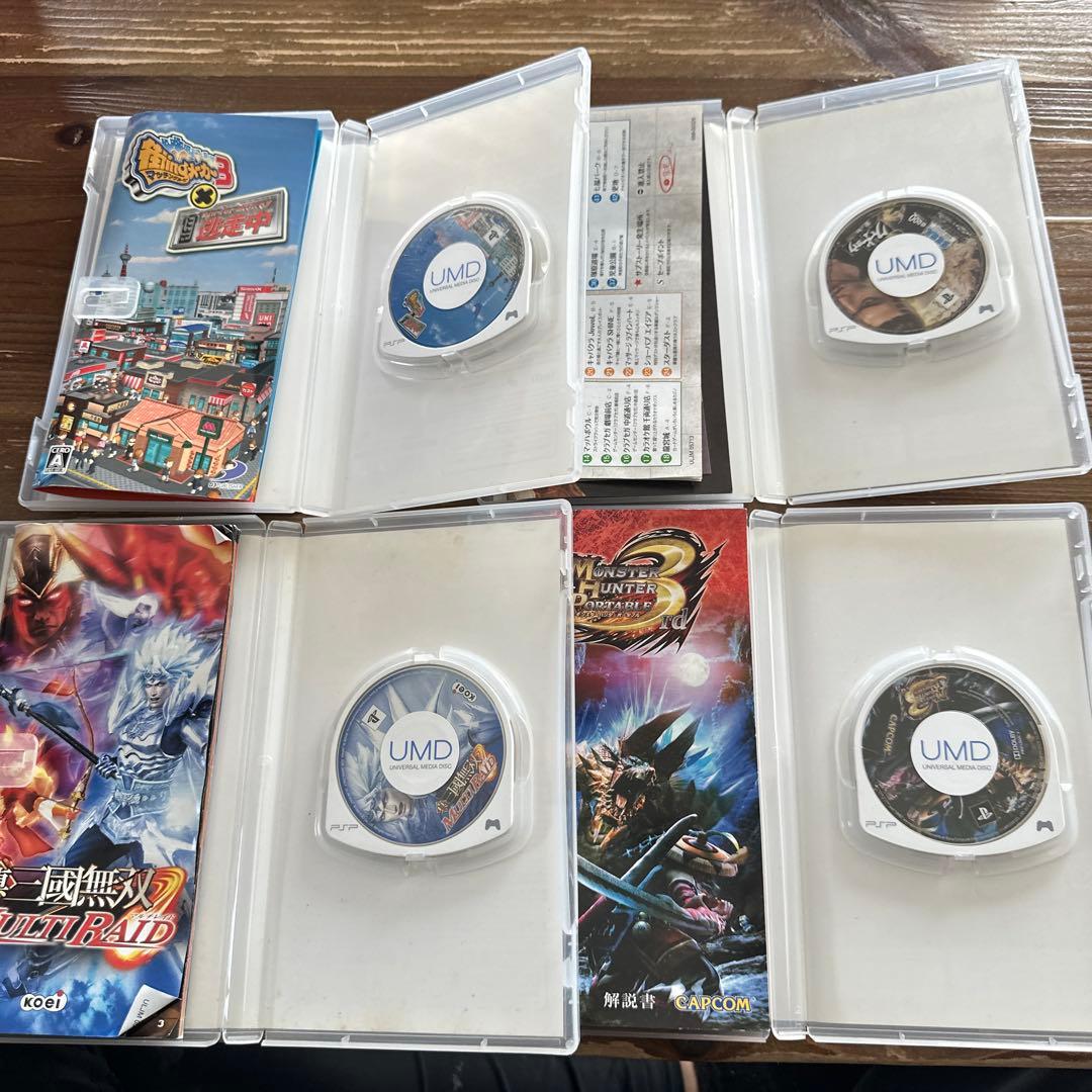 PSP 3000 RED/BLACK ソフト4つ付 PSP 3000 RED/BLACK ソフト4つ付