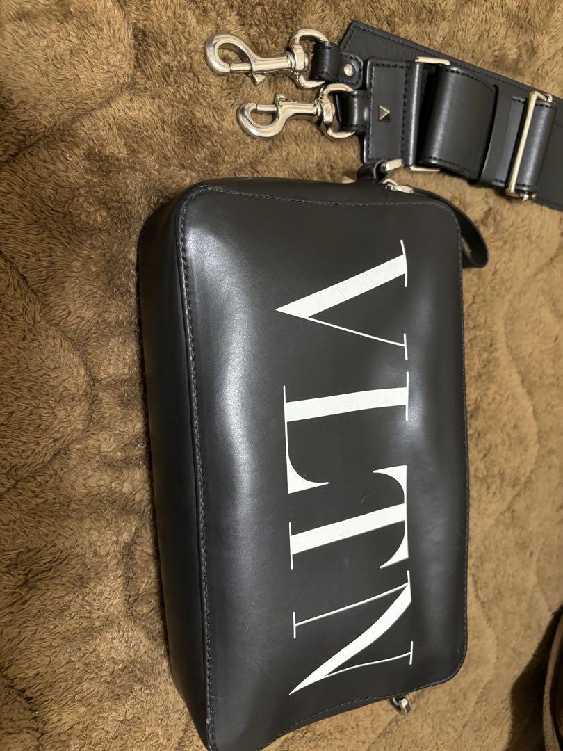 VALENTINO ブラック ショルダーバッグ