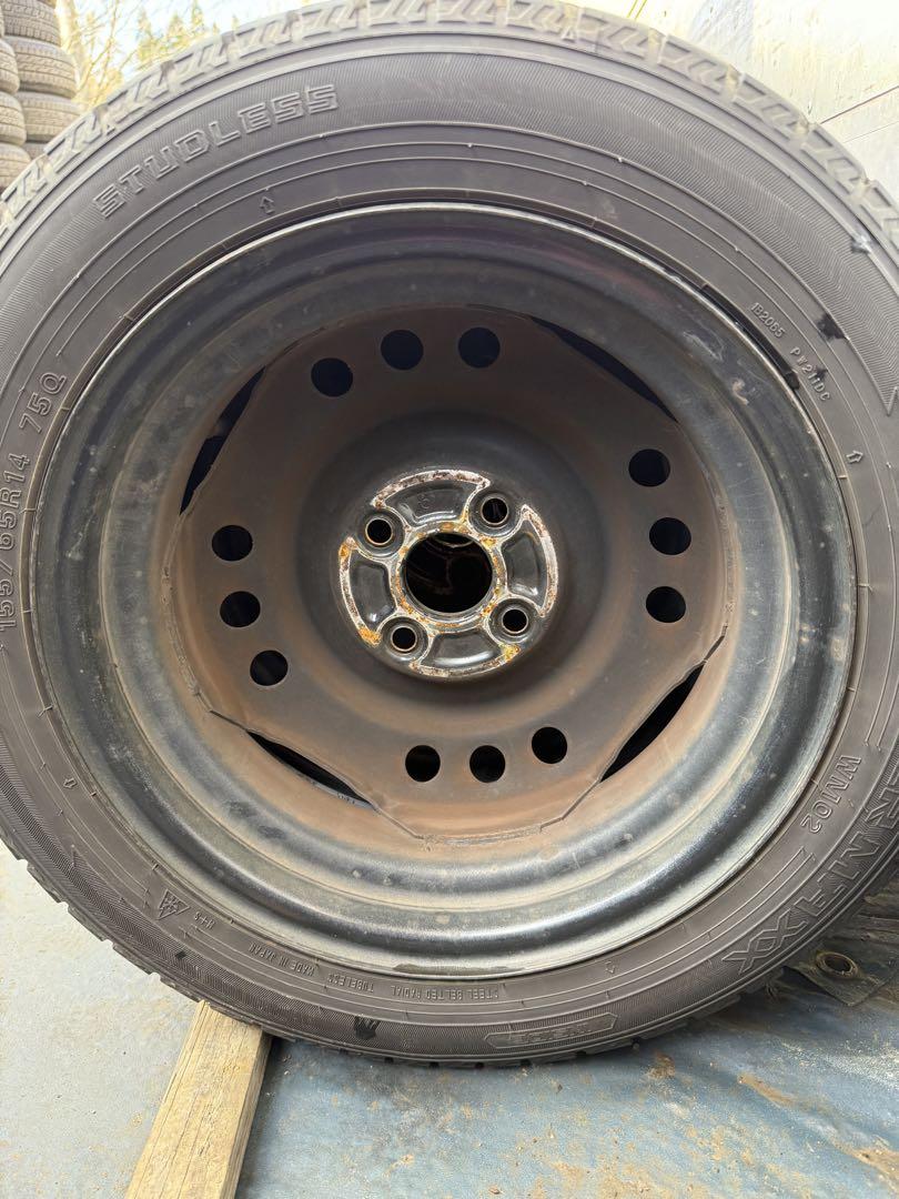 nao takaスタッドレス155／65R14 75Qスチールホイール付き