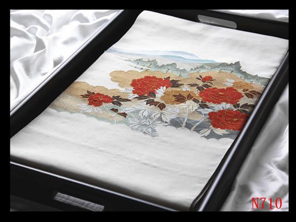 N710】厳選逸品 爪掻き本綴れ 遠山草花紋 高級美術正絹純金糸名古屋 N710】厳選逸品 爪掻き本綴れ 遠山草花紋 高級美術正絹純金糸名古屋