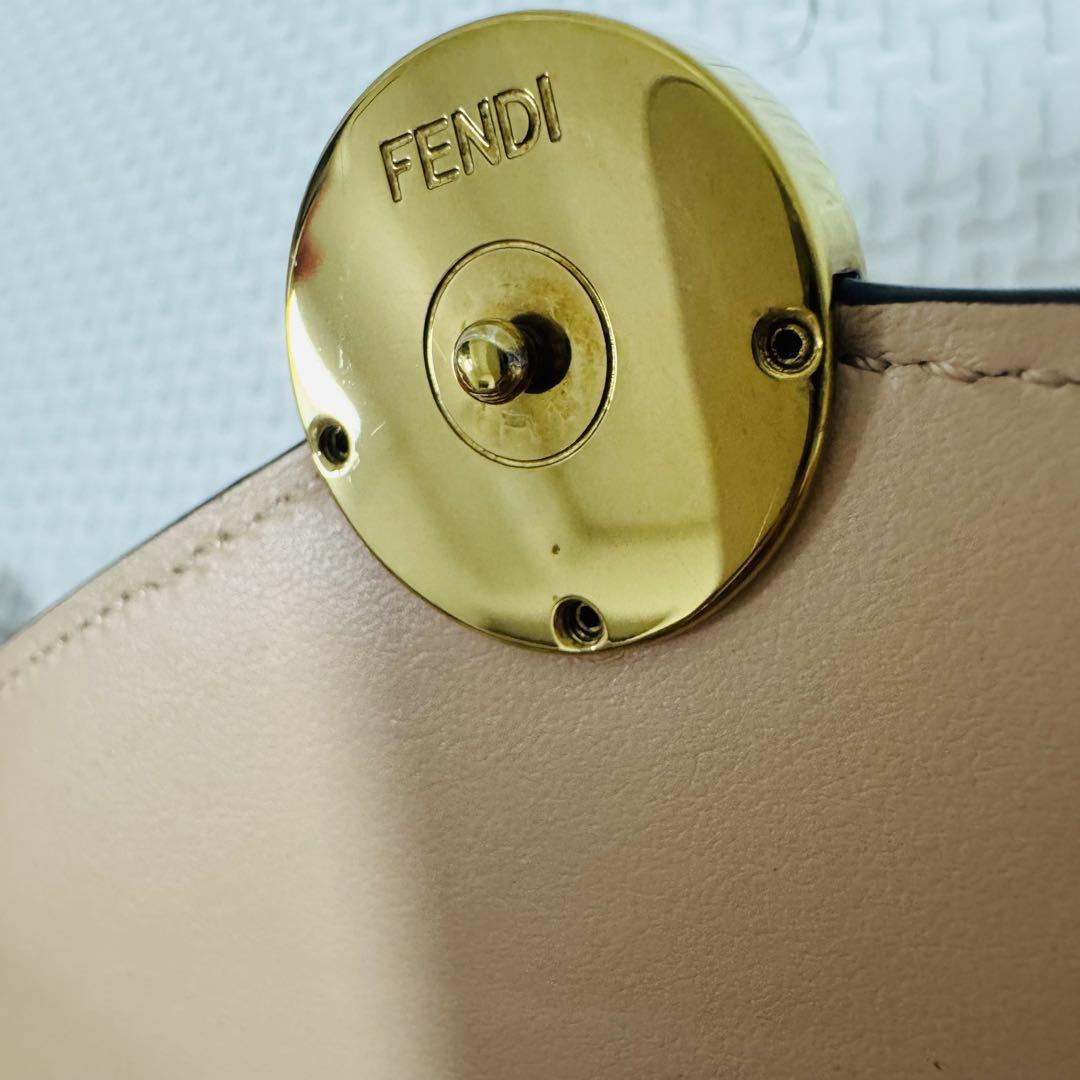 美品 FENDI エフ イズ フェンディ コンチネンタル 長財布 レザー ピンク