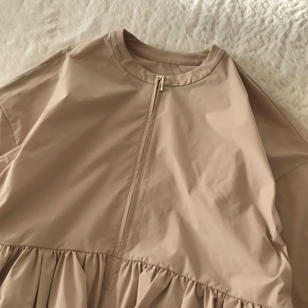新品タグ付 ペプラムジップブラウス ブルゾン ベージュ S