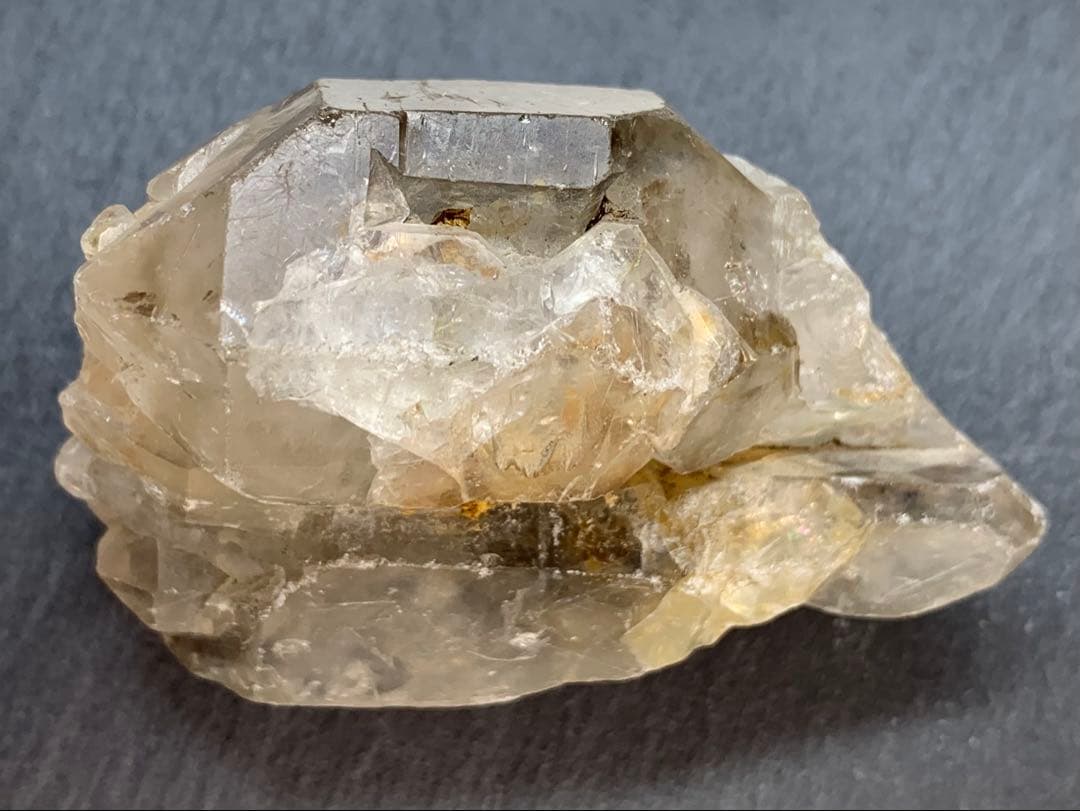 【高波動】 ロシア産 フェナカイト 虹入り 73.4g 367ct J881 【高波動】 ロシア産 フェナカイト 虹入り 73.4g 367ct J881