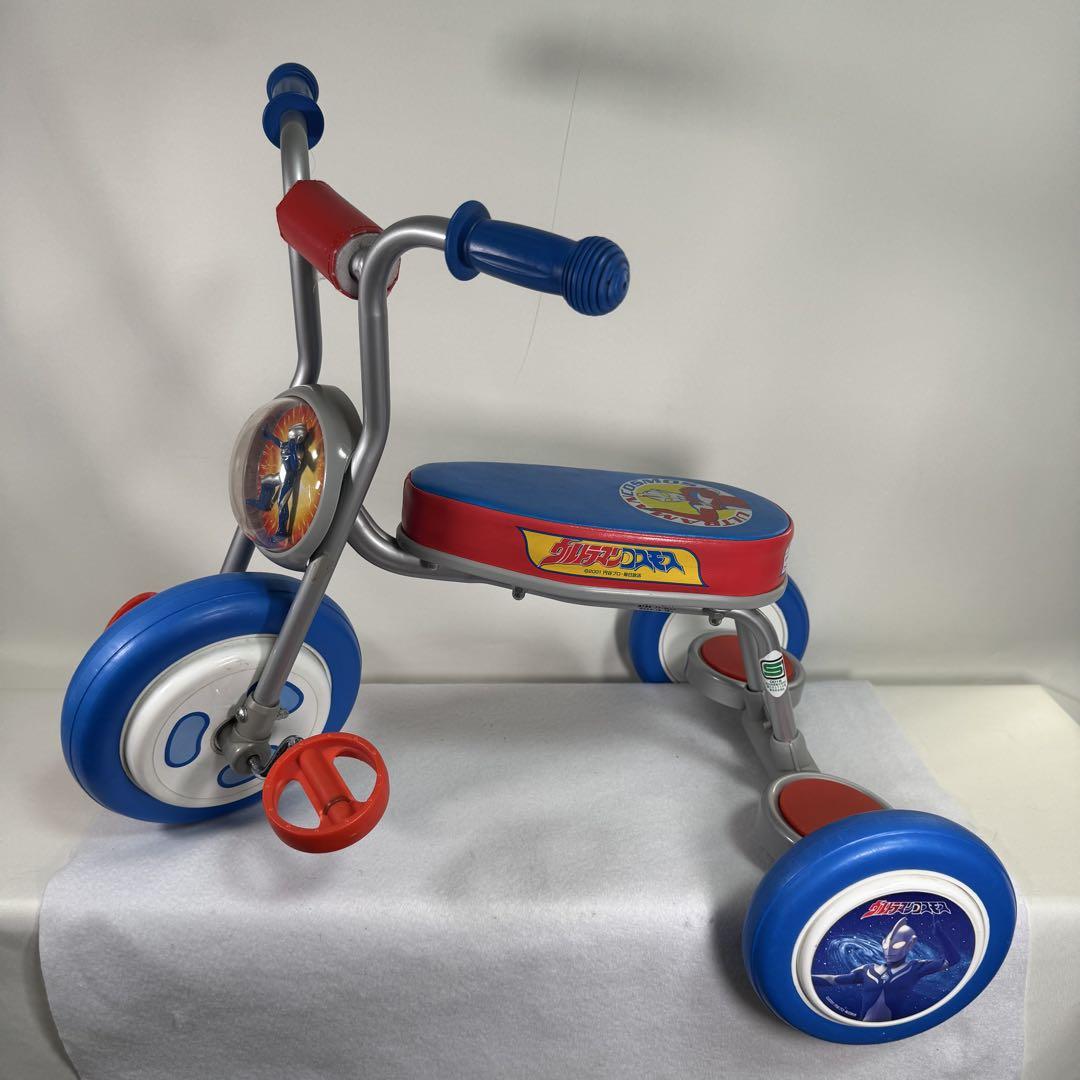 ウルトラマンコスモス　三輪車　子供　幼児　2歳　3歳　4歳　自転車