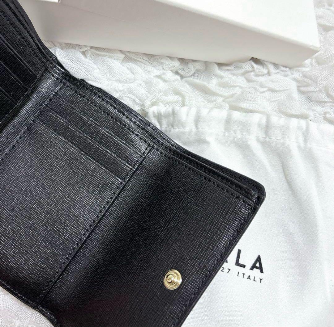 akiii 　FURLA ブラック 三つ折り財布