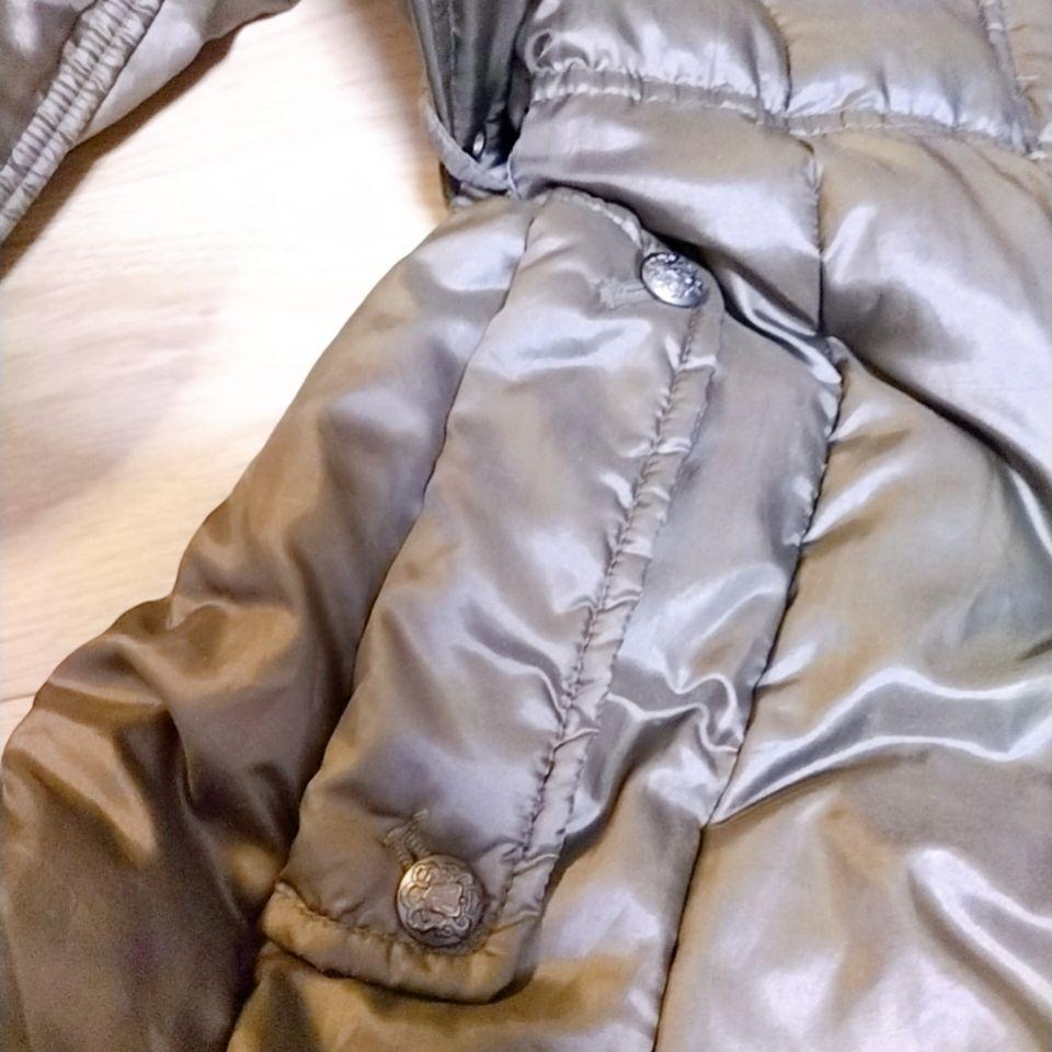 フード付ダウンジャケット