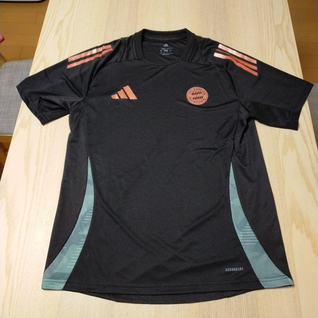 FC Bayern Munchenアディダス サッカーシャツ&パンツ上下セット黒