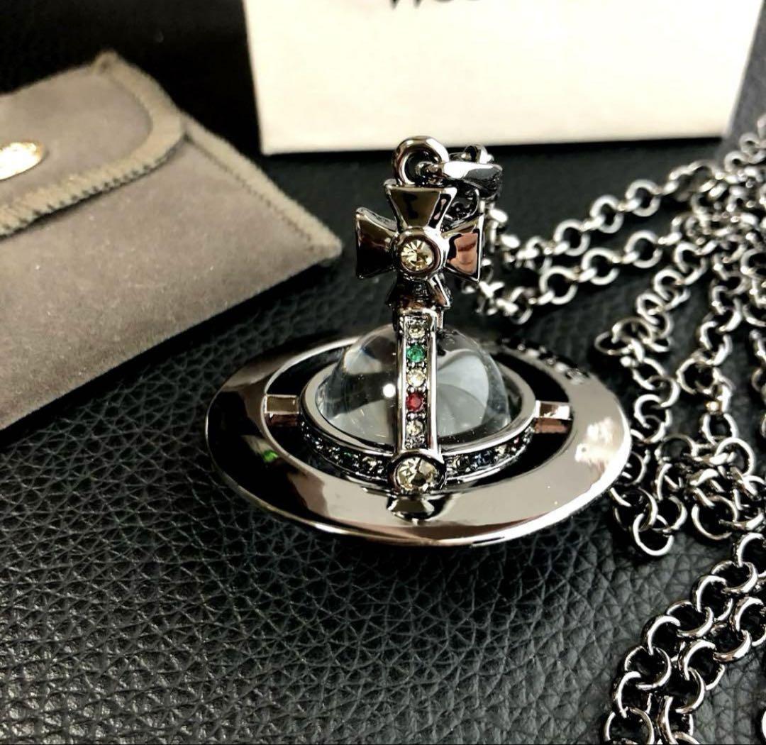 Vivienne Westwood クロスペンダントネックレス