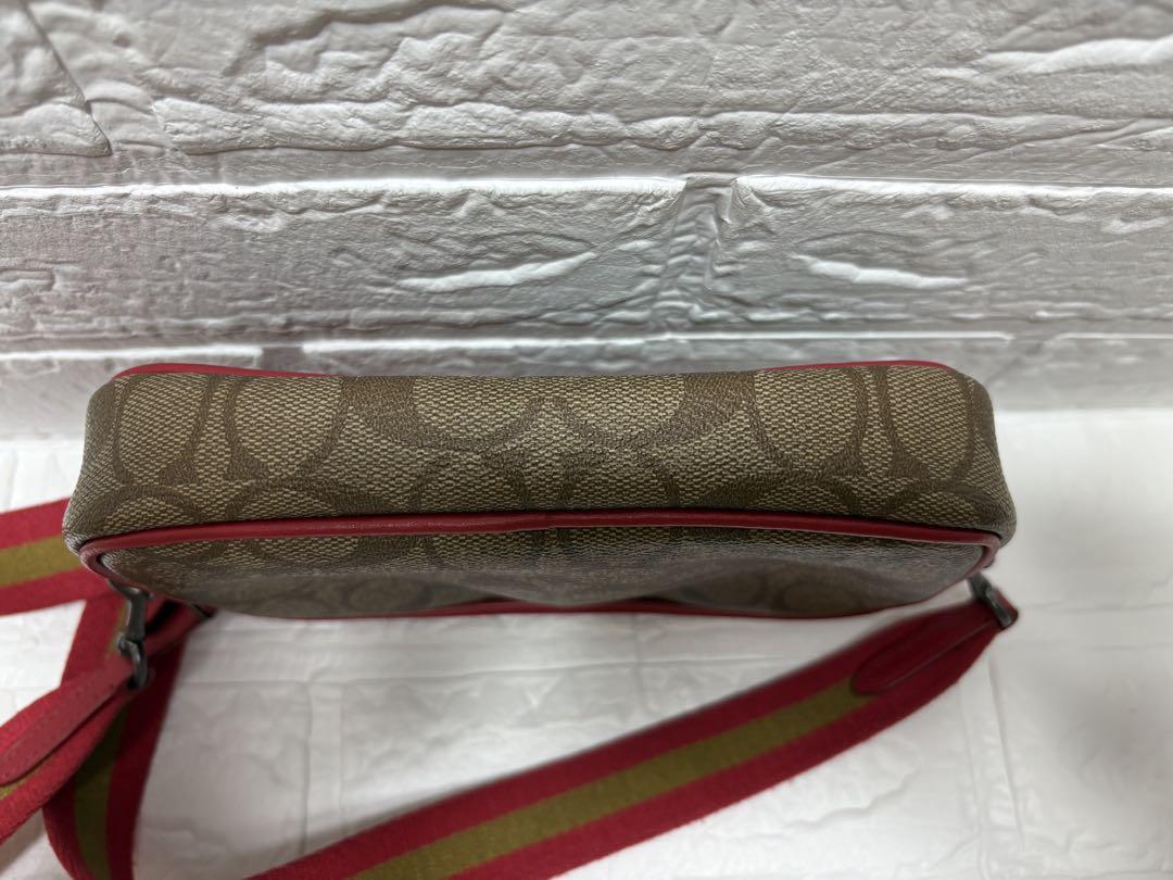 美品 COACH コーチ ショルダーポーチ シグネチャー レッド