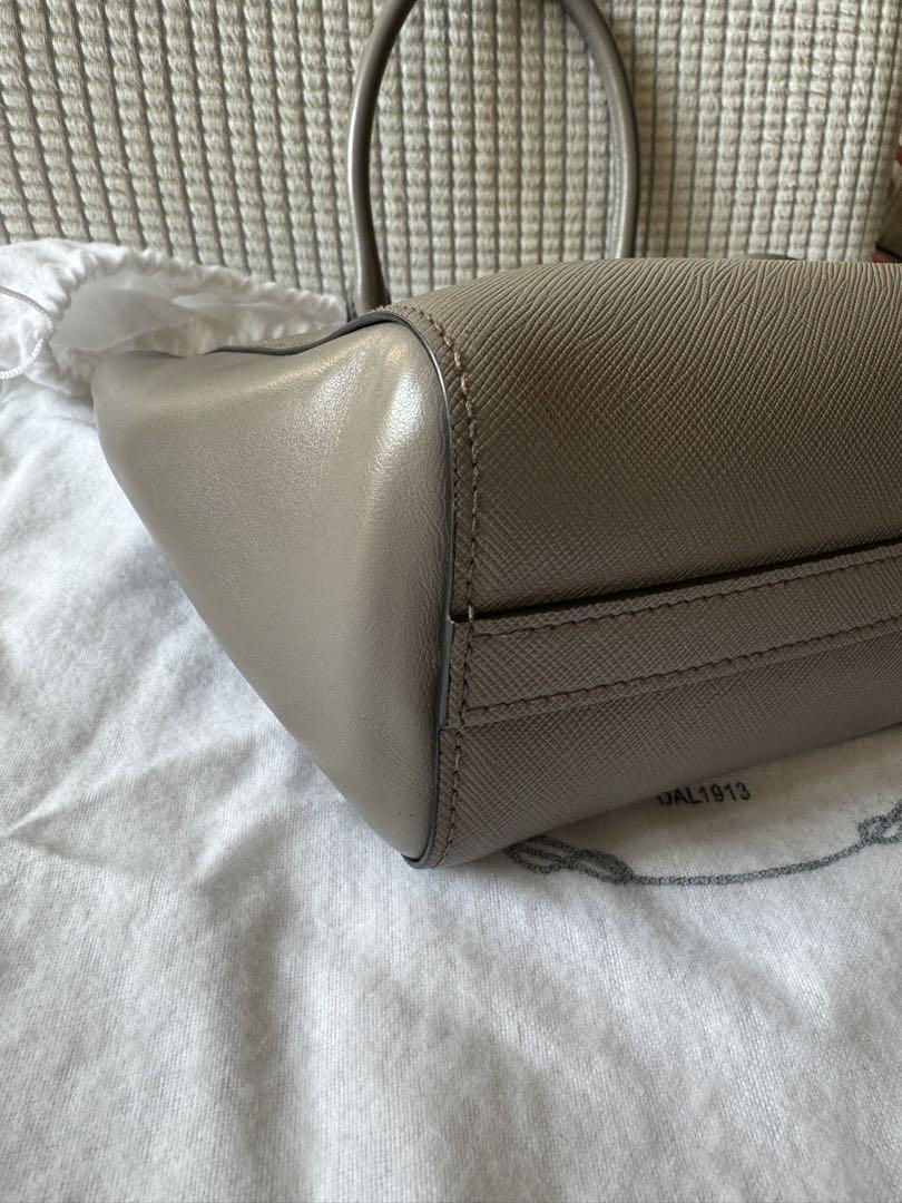 グレー ショルダーバック