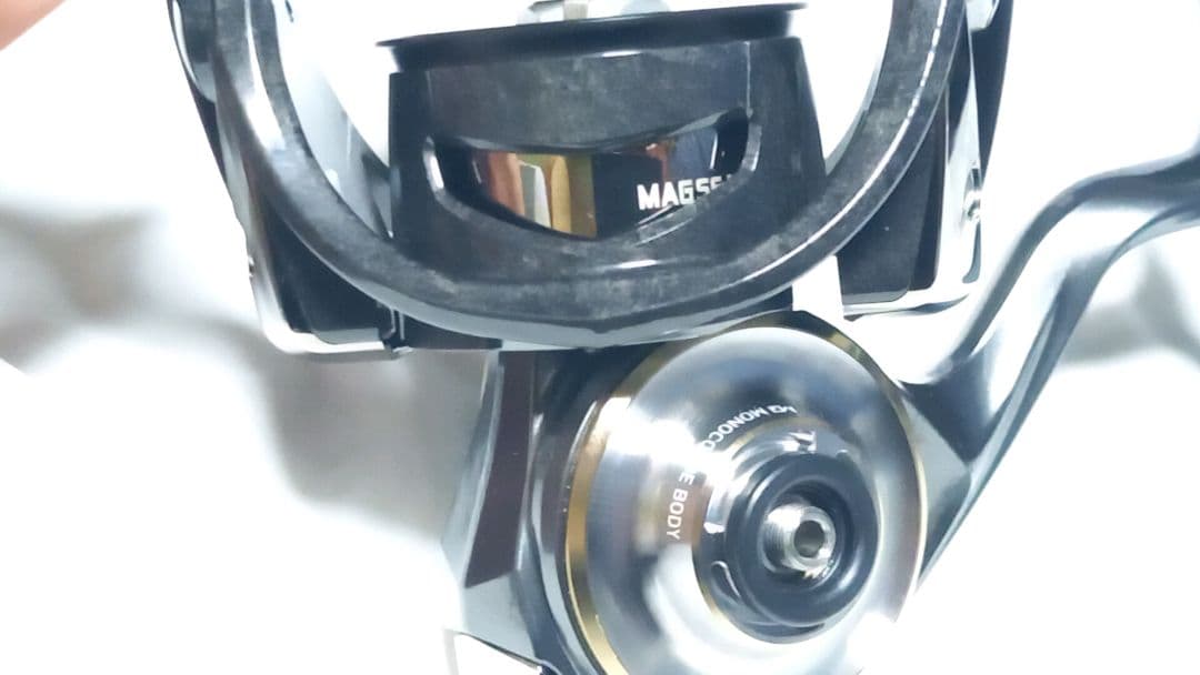 新品同様 ダイワ 20ルビアス LT 2500S-DH 本体のみ | www