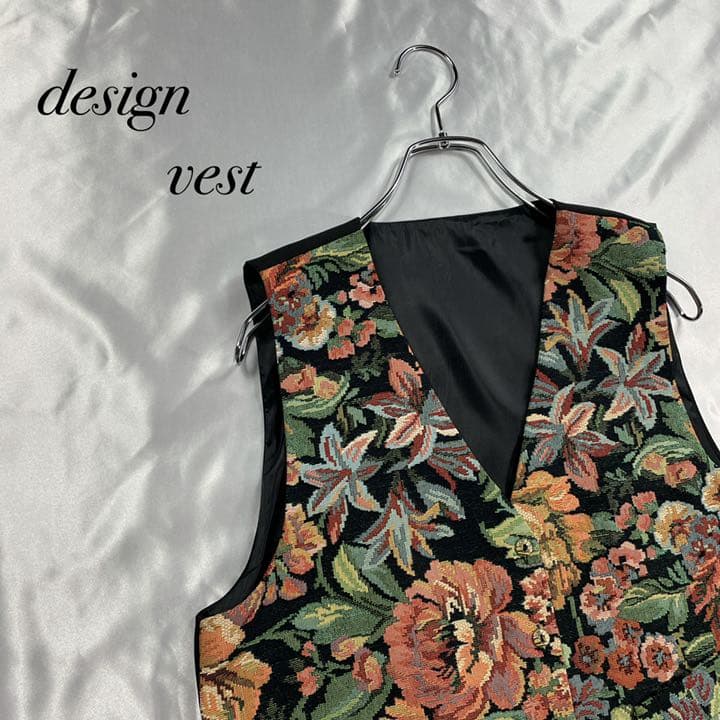 古着 レトロ 花柄 デザインベスト 柄ベスト リバーシブル 黒 総柄 ジレ 新商品 新型 古着 レトロ 花柄 デザインベスト 柄ベスト リバーシブル 黒 総柄 ジレ 新商品 新型