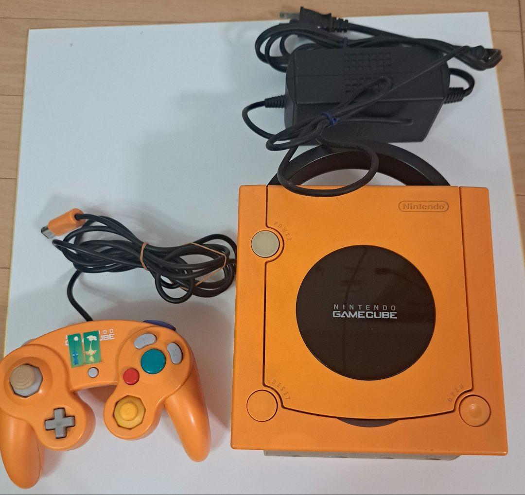 【値引き検討】オレンジ ゲームキューブ 本体とコントローラー