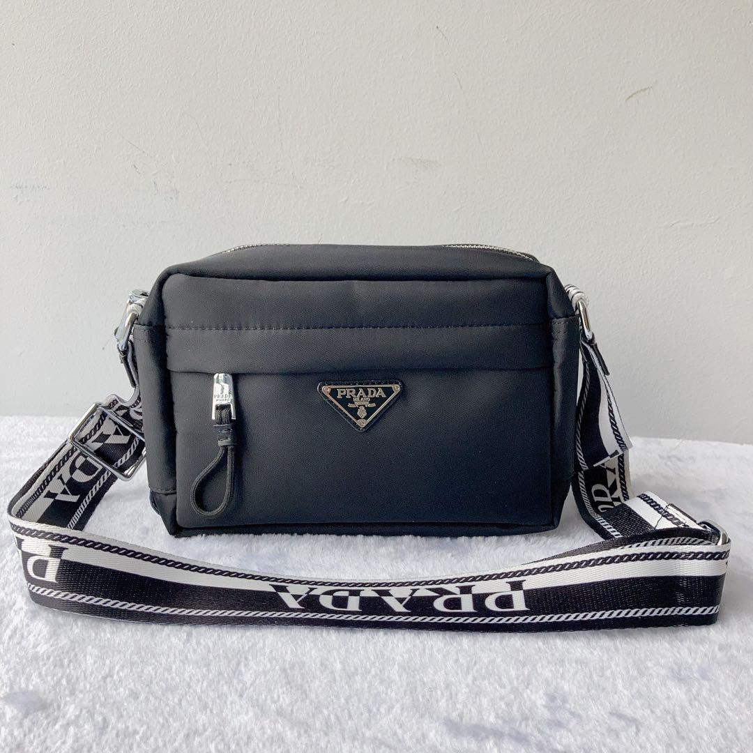 PRADA ブラック ショルダーバッグ カメラバッグ