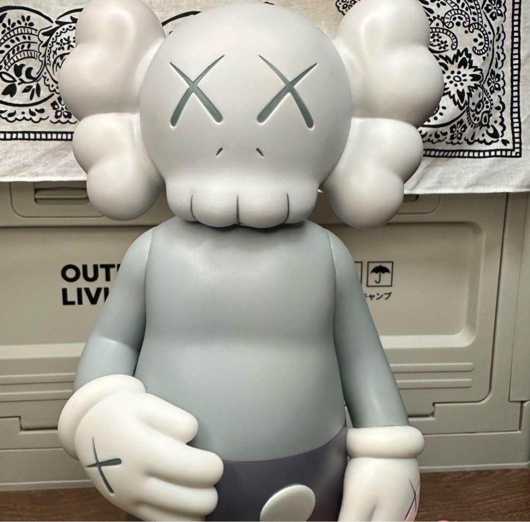 KAWS Share Vinyl Figure カウズ シェア フィギュア正規 品