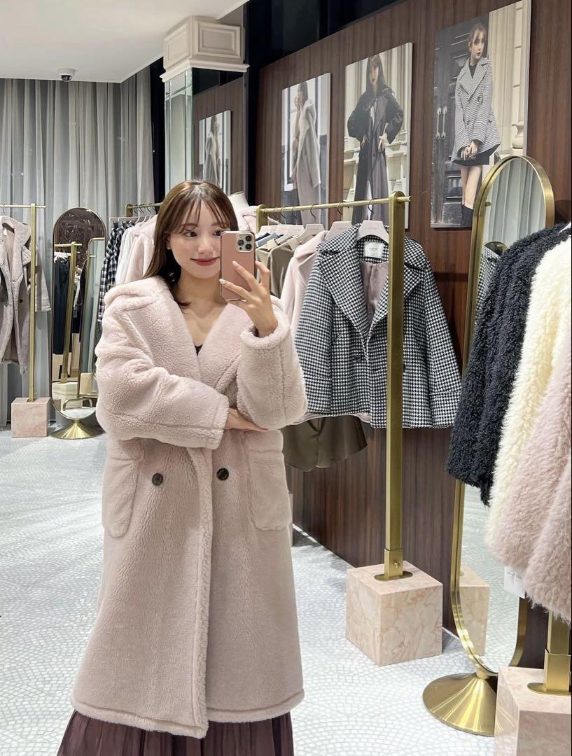 ジャケット・アウター Herlipto Fleur Shearling Boa Coat