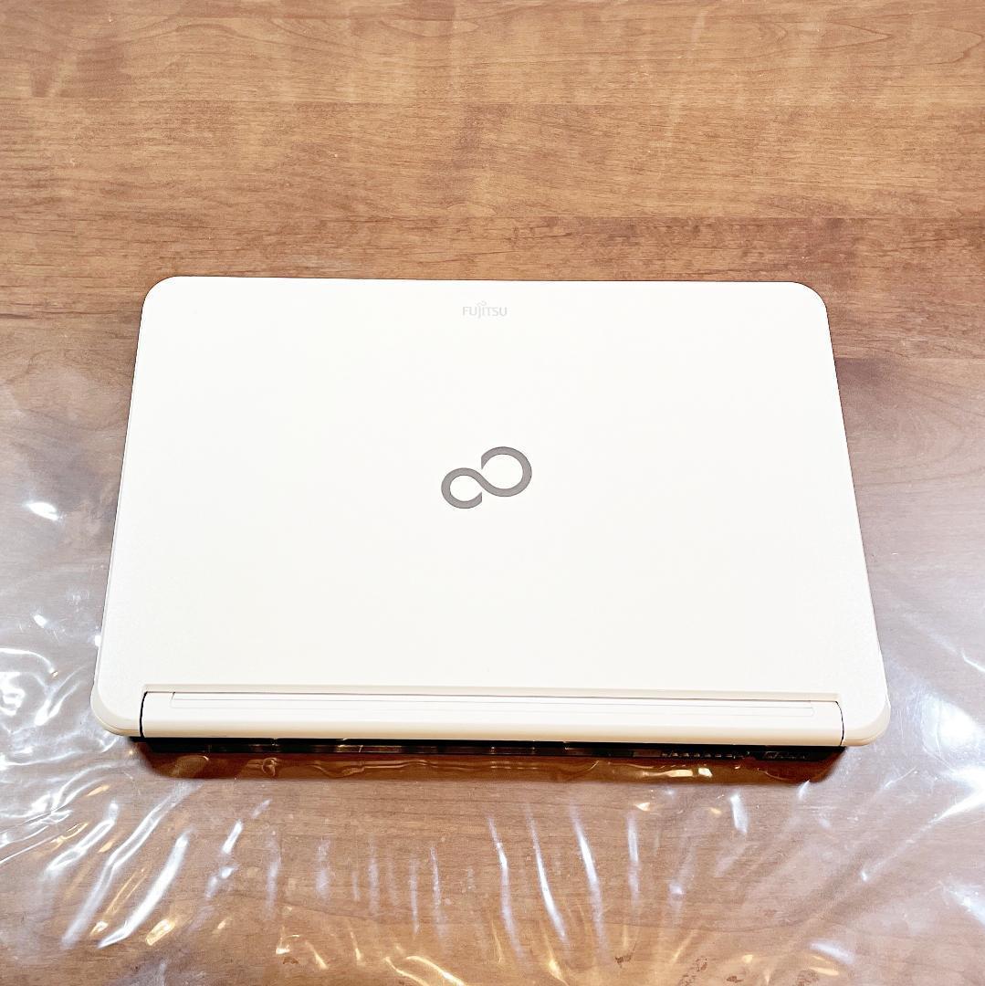 大注目 ⭕️輝くゴールド✨初PCにも最適✨すぐ使えるノートパソコン