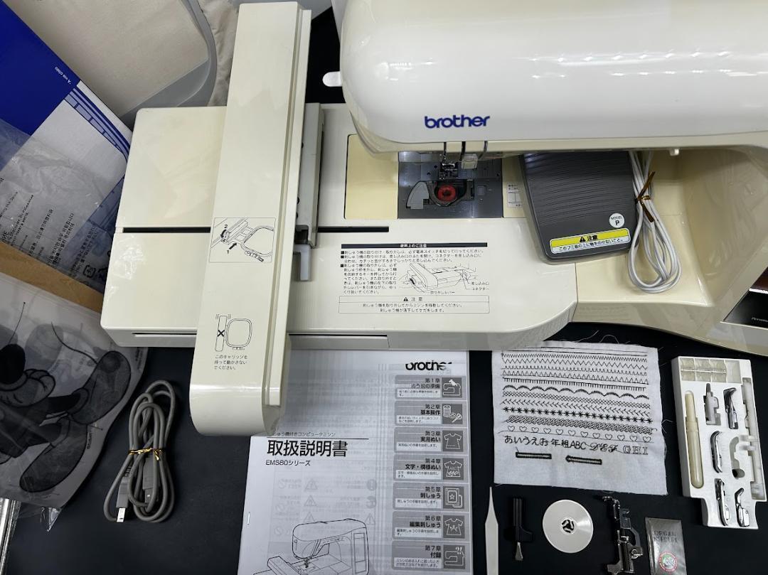 ☆保証付き☆ ブラザー イノビスD300 刺繍機付き コンピュータミシン本体 画像9