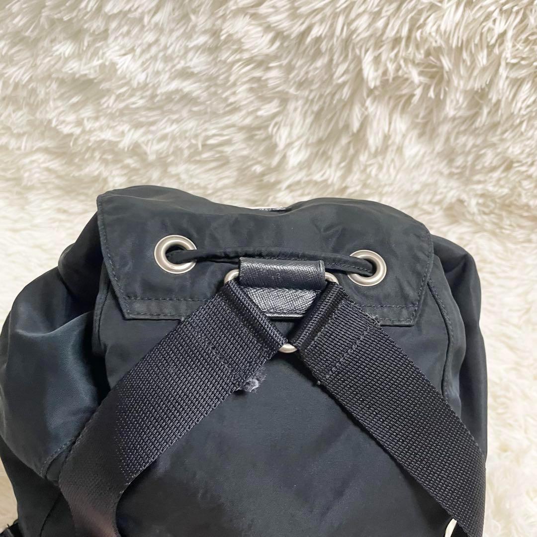 美品 PRADA リュック バックパック 三角プレート 巾着型