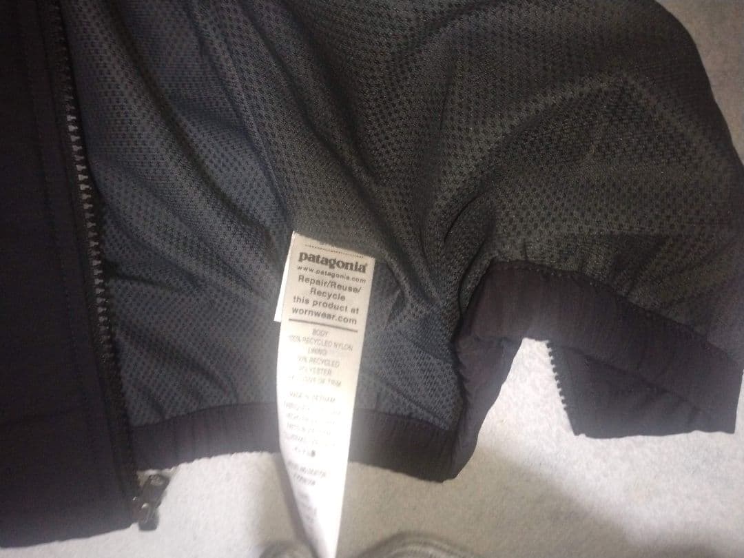 Patagonia ブラック ナイロンジャケット Patagonia ブラック ナイロンジャケット