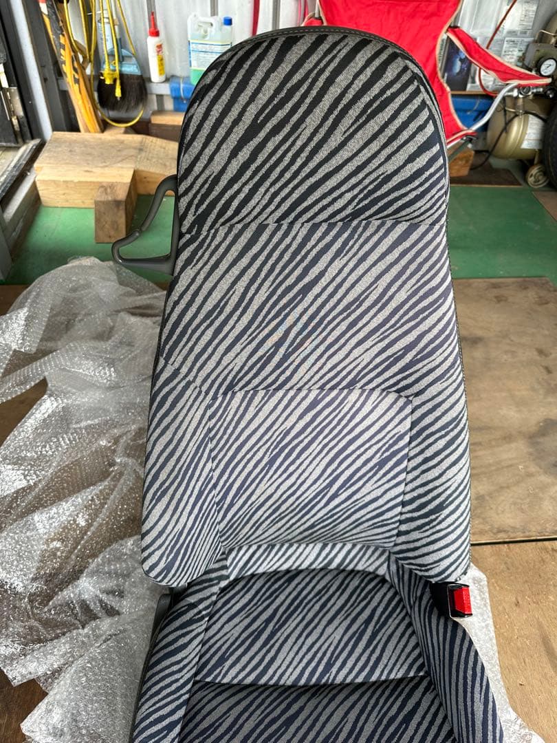 ホンダ ビート pp1 運転席シート 擦り切れ無し美品です。 ホンダ ビート pp1 運転席シート 擦り切れ無し美品です。