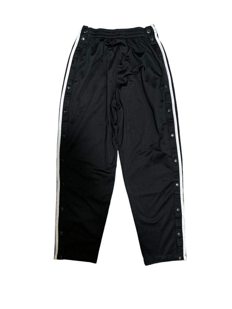 オールドadidas 万国旗タグ　黒 サイドボタン　トラックパンツ