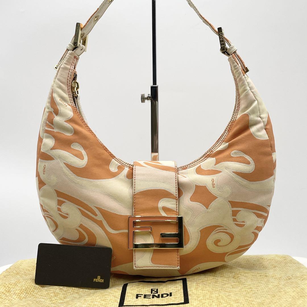 人気定番の FENDI クロワッサン＋長財布 ワンショルダーバッグ フェンディ バッグ