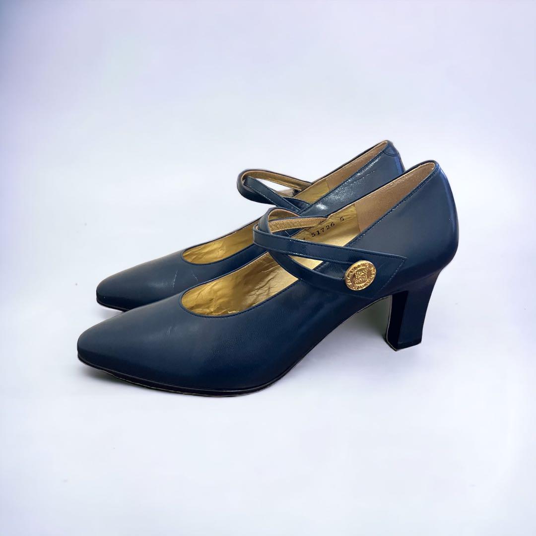 美品 Valentino Garavani レザーヒールパンプス 金ボタン