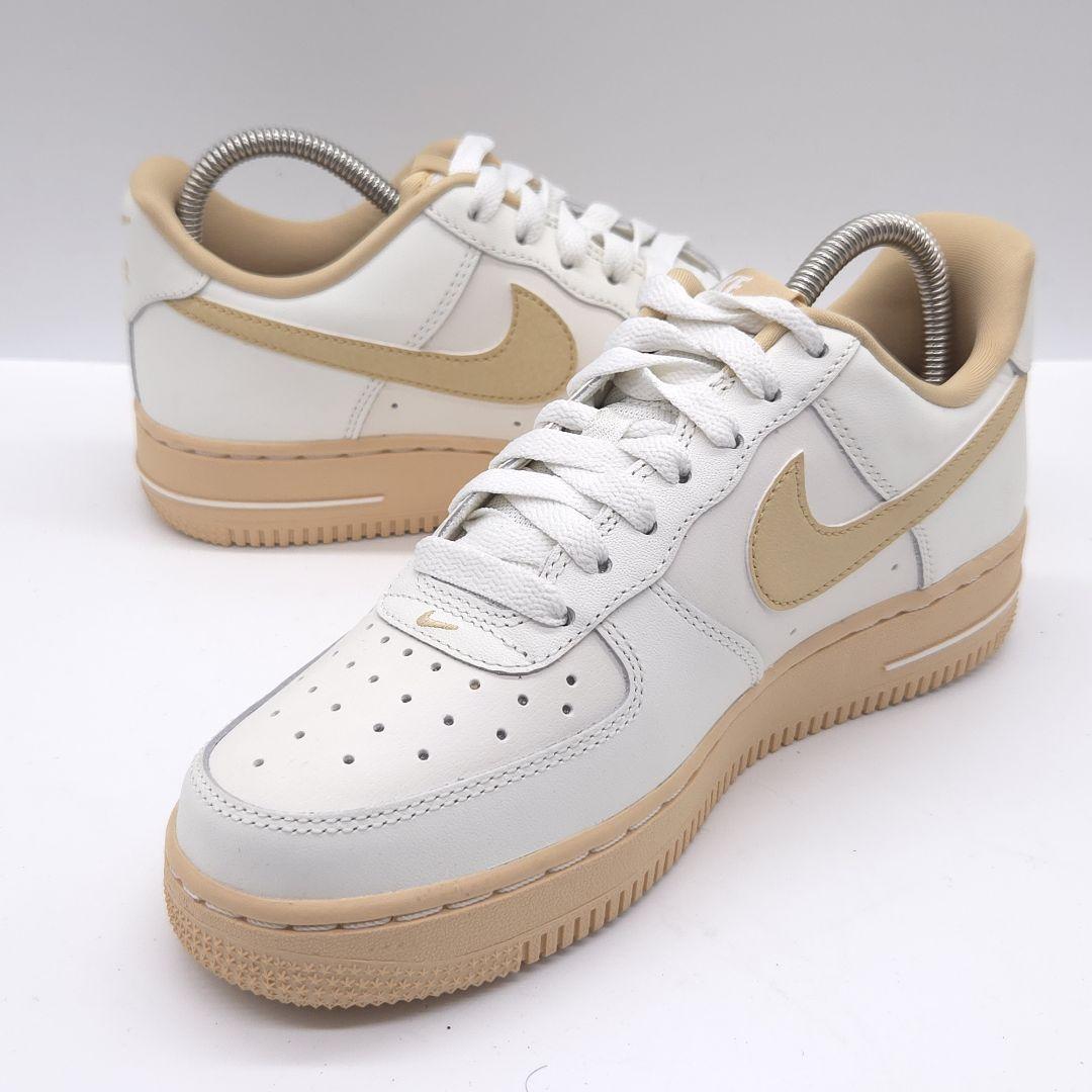 美品 NIKE AIR FORCE 1 07 ナイキ エアフォース スニーカー