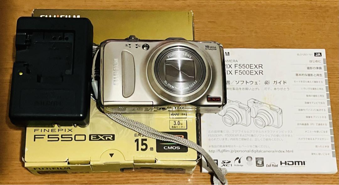 FUJIFILMデジタルカメラ FINEPIX F550EXR（ジャンク品扱い）