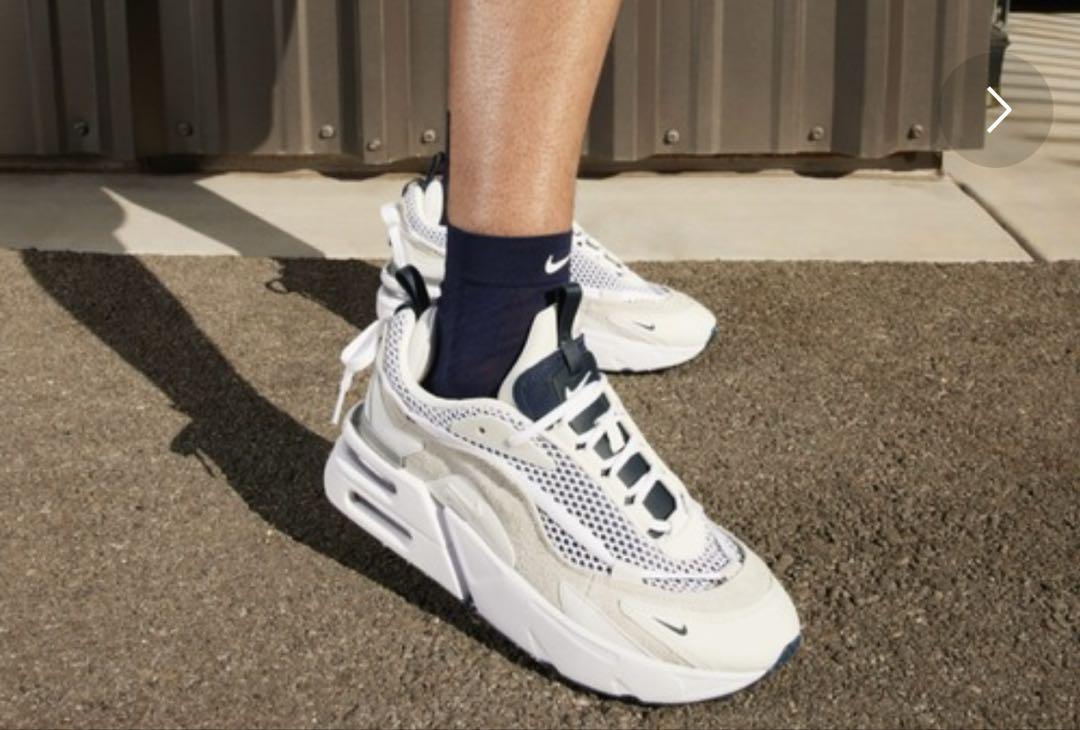 NIKE エアマックスフュリオサ　ウィメンズ　ナイキ　26.5cm