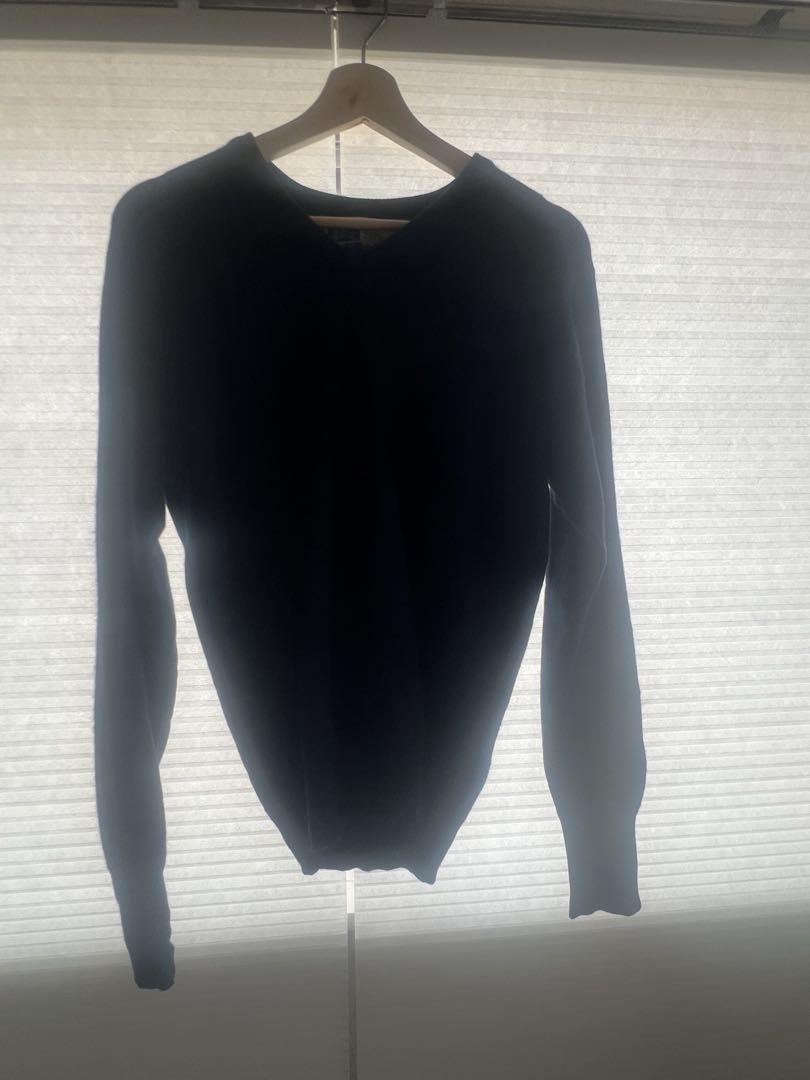Burberry´s 100% Pure Cashmere Vネックセーター