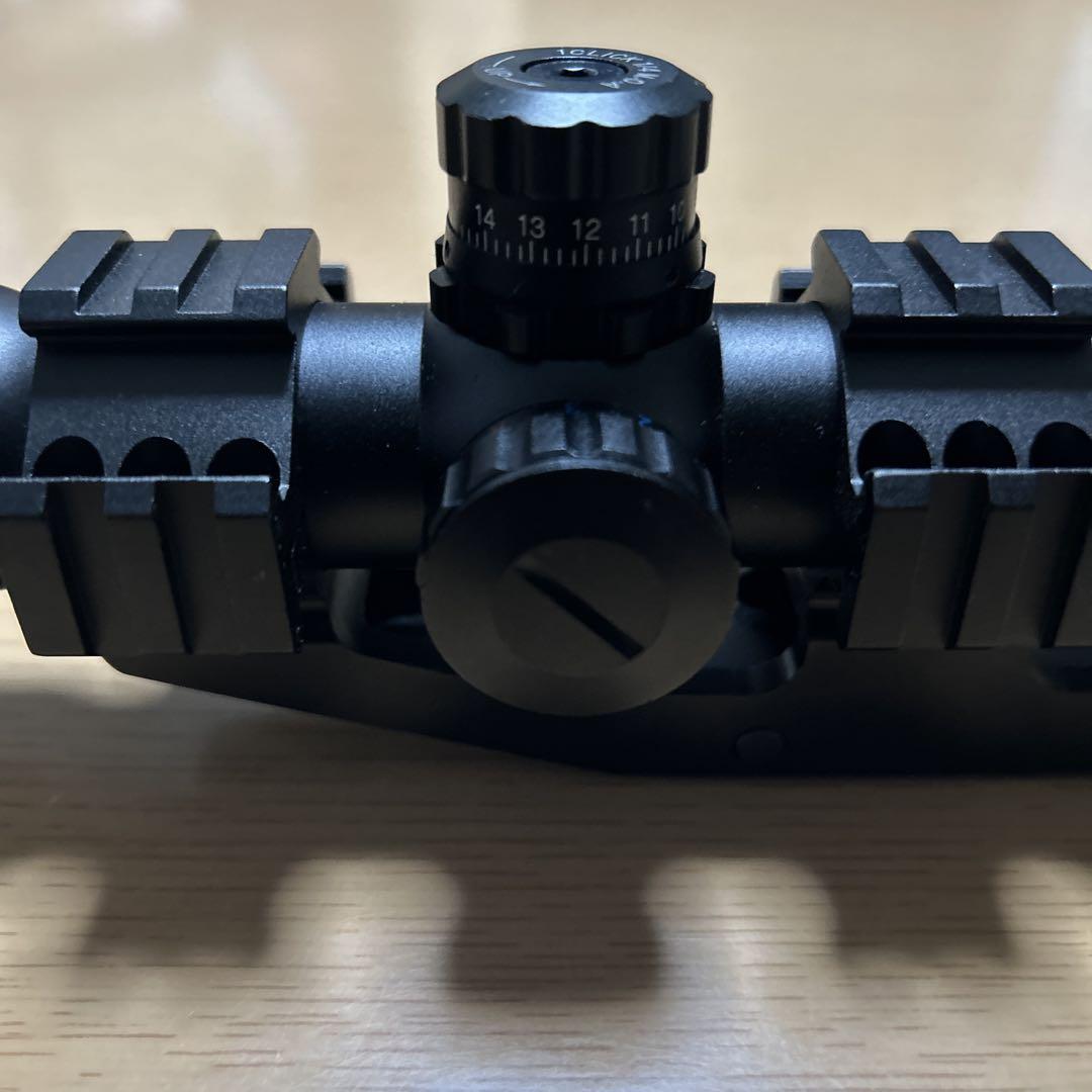1.5-4X30 ブラックスコープ ピカティニレール対応