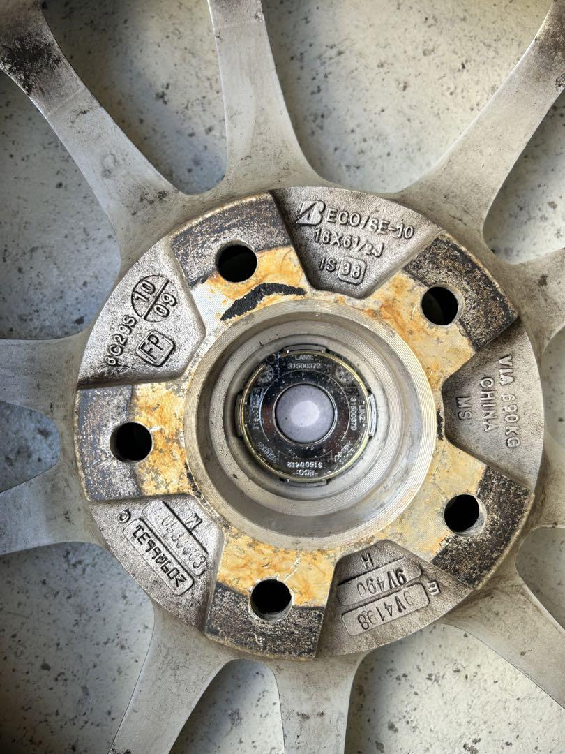 ヨコハマ　アイスガード　スタッドレス　215/70R16