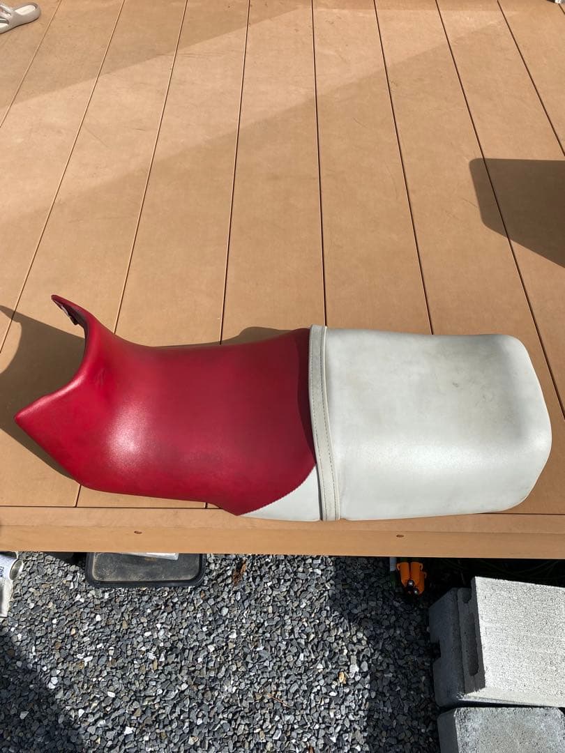 カタナGSX250S純正シート目立った傷や汚れなし