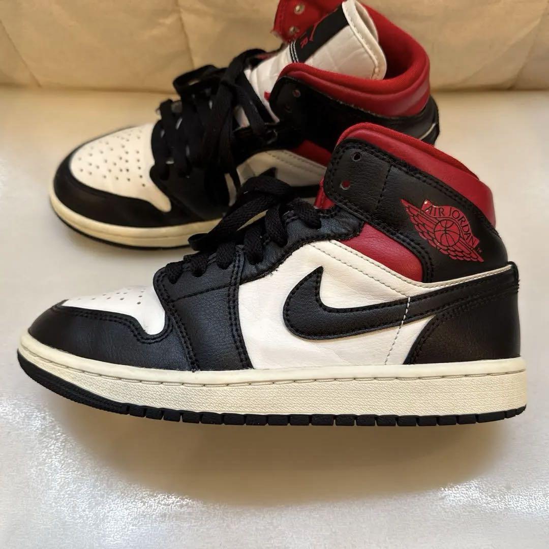 【 美品 】 NIKE AIR JORDAN 1 MID 女性用 24cm