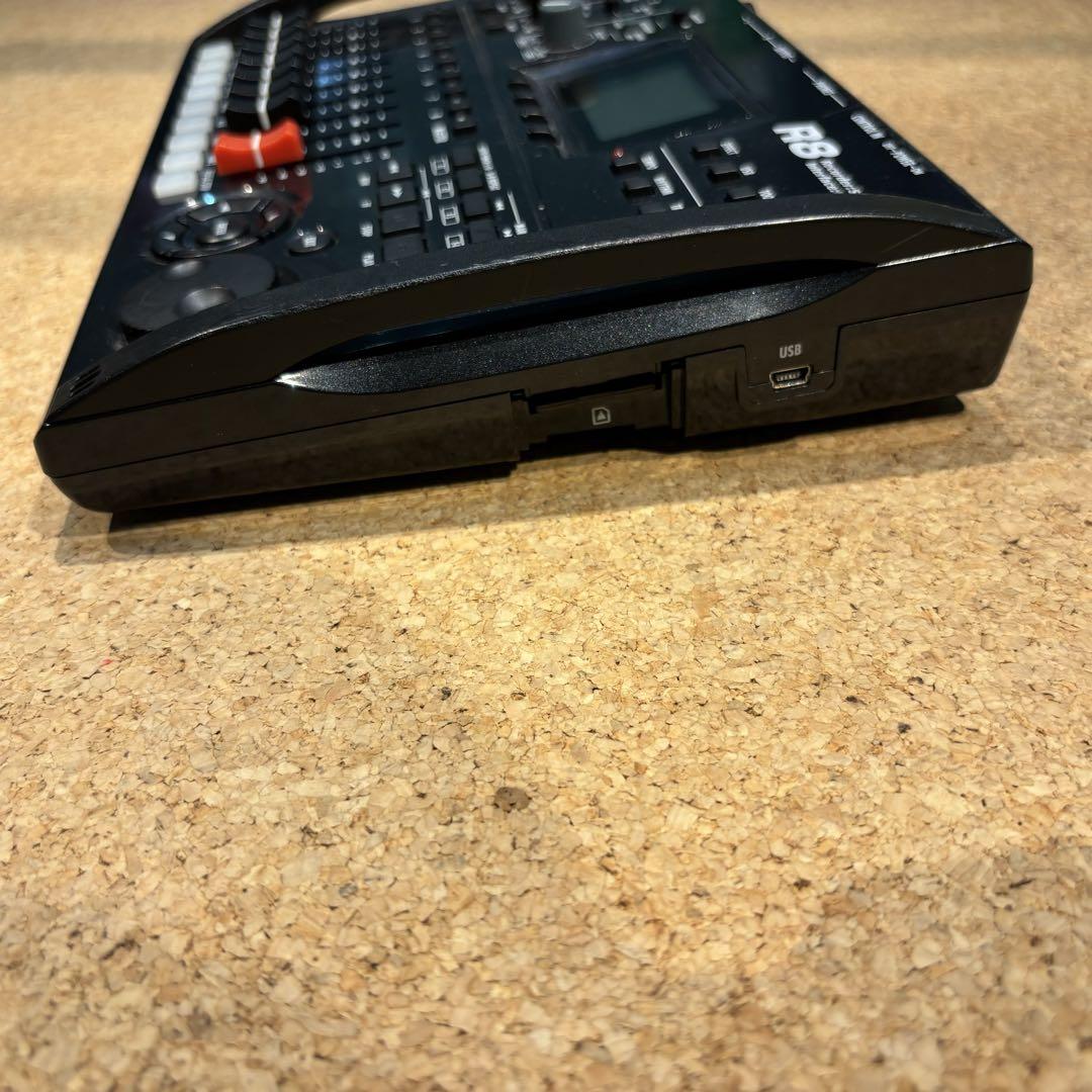 ZOOM(ズーム)R8 MTR マルチトラックレコーダー